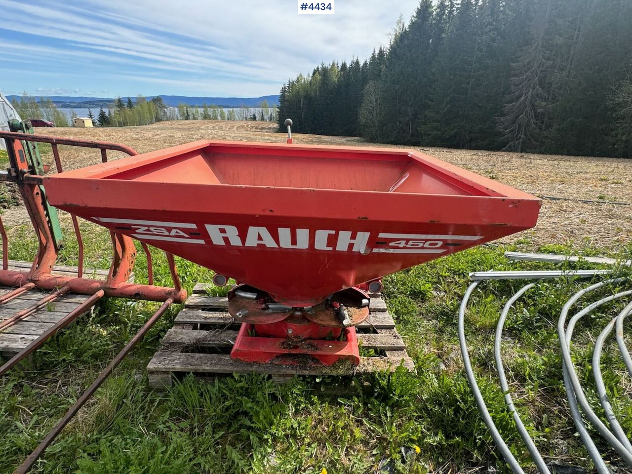 Rauch ZSA 450 Fertilizer spreader - آلة رش الأسمدة: صور 1 Rauch ZSA 450 Fertilizer spreader - آلة رش الأسمدة: صور 1