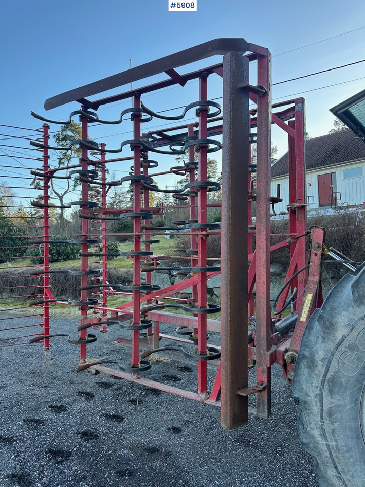 Väderstad Cultivator 4.6 m - ال معدات حراثه: صور 5 Väderstad Cultivator 4.6 m - ال معدات حراثه: صور 5