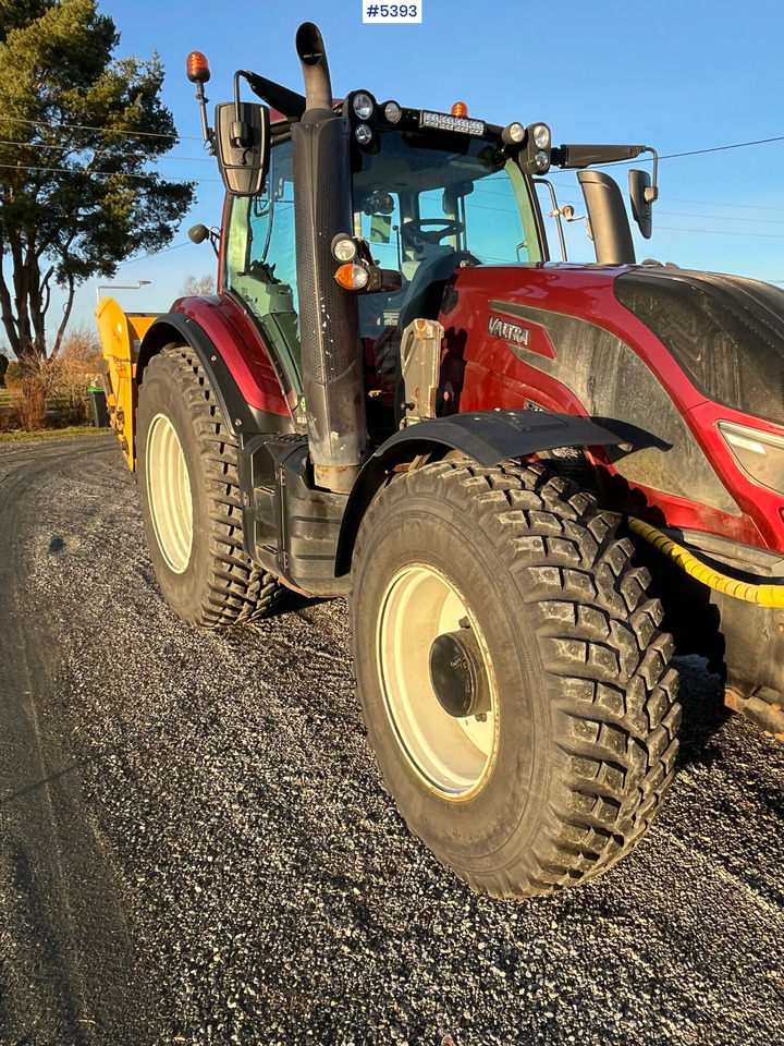 Valtra T 174 E Twintrac Tractor - جرار: صور 2 Valtra T 174 E Twintrac Tractor - جرار: صور 2