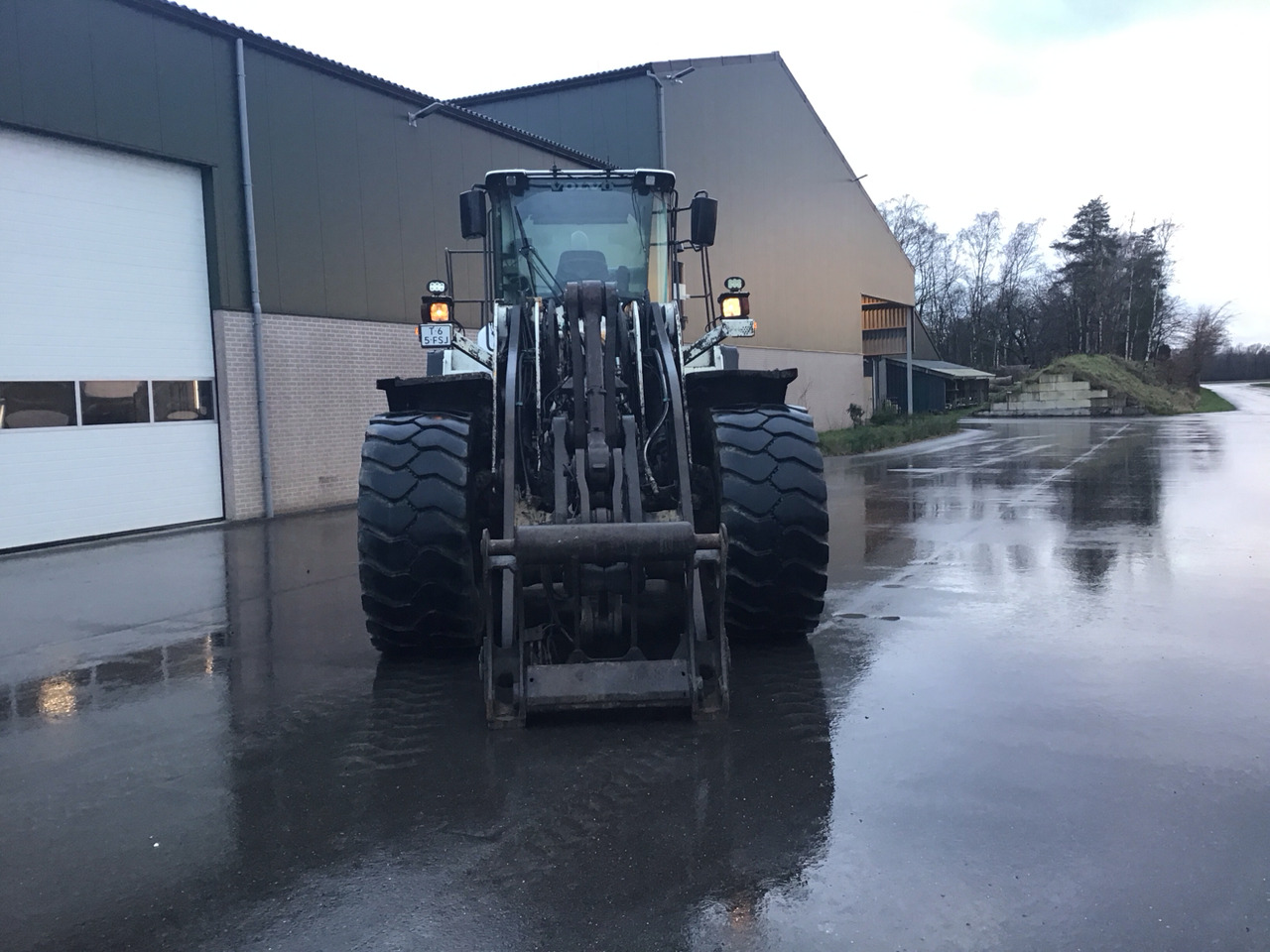 اللودر بعجل volvo 180F long boom: صور 8 اللودر بعجل volvo 180F long boom: صور 8