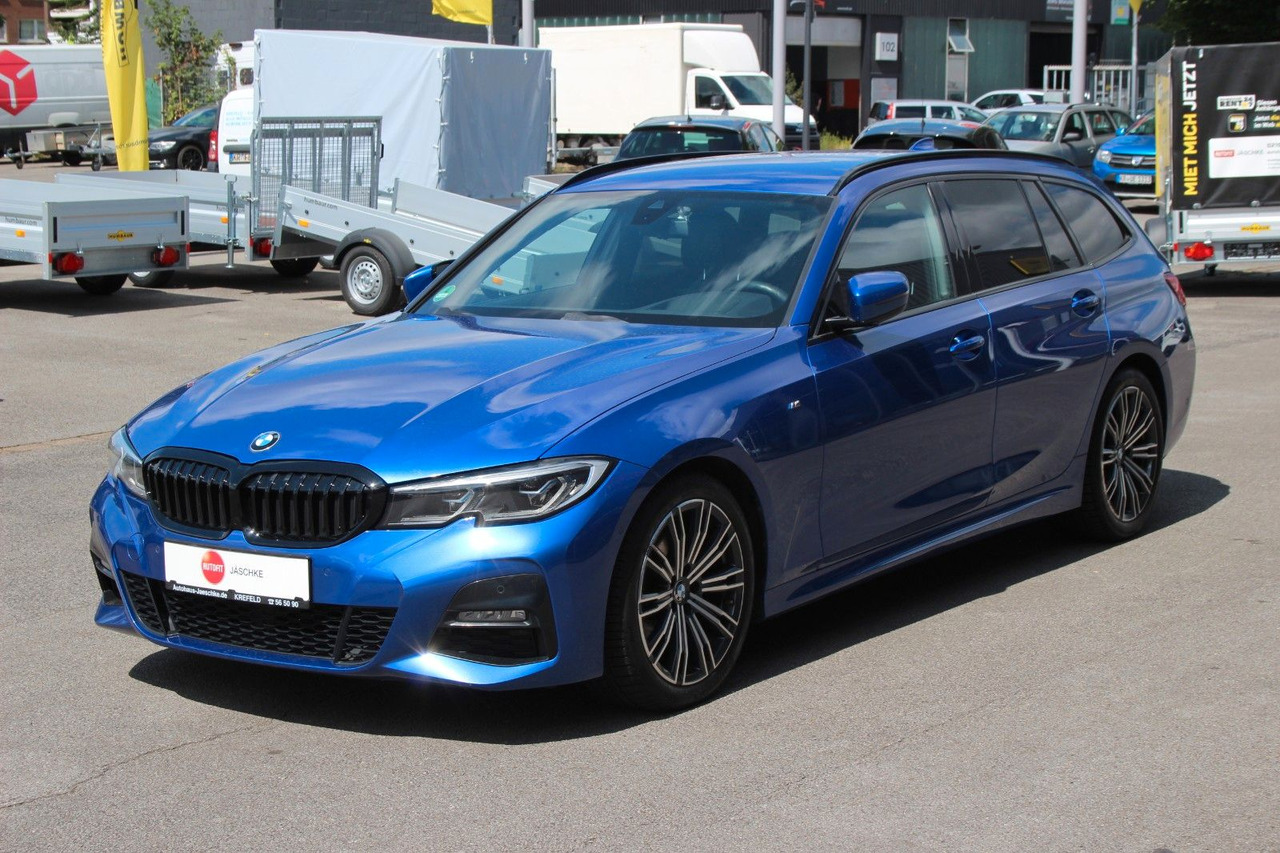 BMW 320 Touring d M Sport Laser Alcantara Harman Kar - سيارة ستيشن: صور 4 BMW 320 Touring d M Sport Laser Alcantara Harman Kar - سيارة ستيشن: صور 4