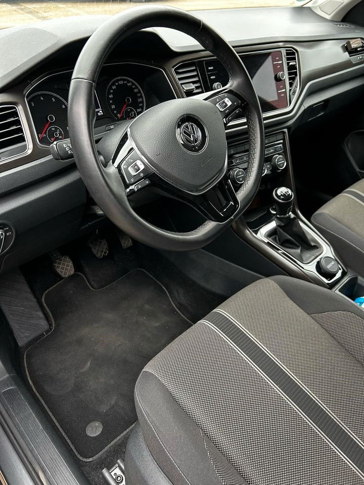 Volkswagen T-Roc Style - سيارة دفع رباعي: صور 5 Volkswagen T-Roc Style - سيارة دفع رباعي: صور 5
