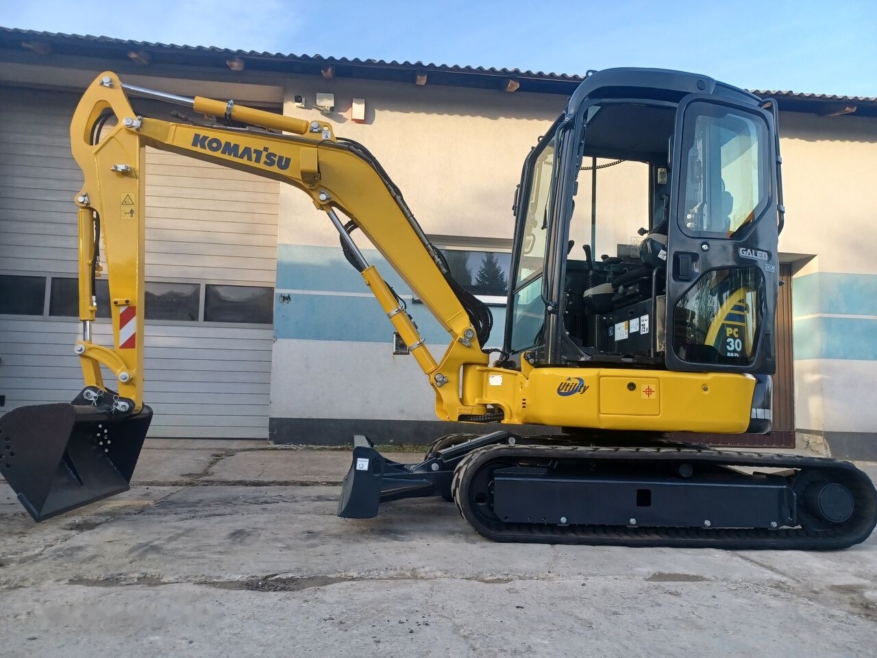 Komatsu PC30MR-3 - حفارة مصغرة: صور 4 Komatsu PC30MR-3 - حفارة مصغرة: صور 4