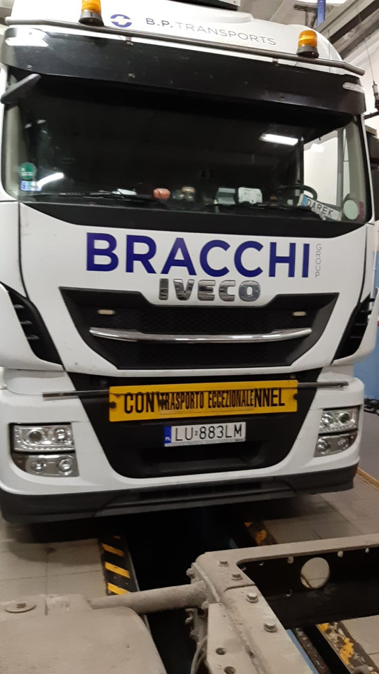 IVECO IVECO STRALIS 510 Hi-Way AS 440STX/P Euro VI z salonu Italia - شاحنة جرار: صور 4 IVECO IVECO STRALIS 510 Hi-Way AS 440STX/P Euro VI z salonu Italia - شاحنة جرار: صور 4