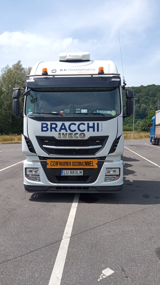 IVECO IVECO STRALIS 510 Hi-Way AS 440STX/P Euro VI z salonu Italia - شاحنة جرار: صور 1 IVECO IVECO STRALIS 510 Hi-Way AS 440STX/P Euro VI z salonu Italia - شاحنة جرار: صور 1