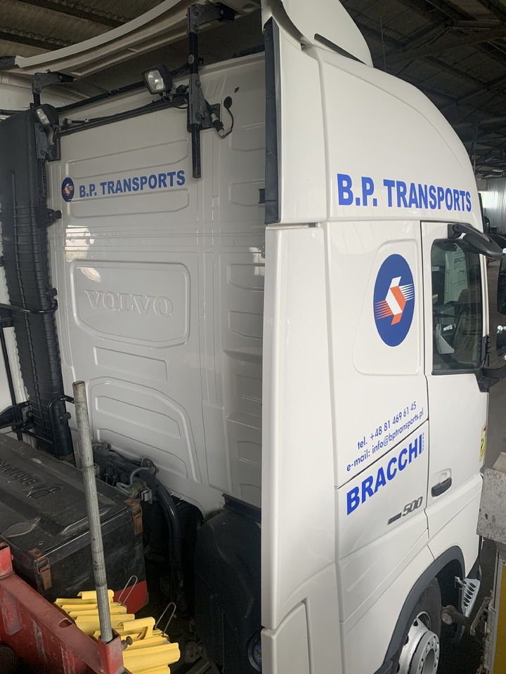 VOLVO VOLVO FH 6x2 500 Euro VI, salon Polska,  ASO - شاحنة جرار: صور 5 VOLVO VOLVO FH 6x2 500 Euro VI, salon Polska,  ASO - شاحنة جرار: صور 5