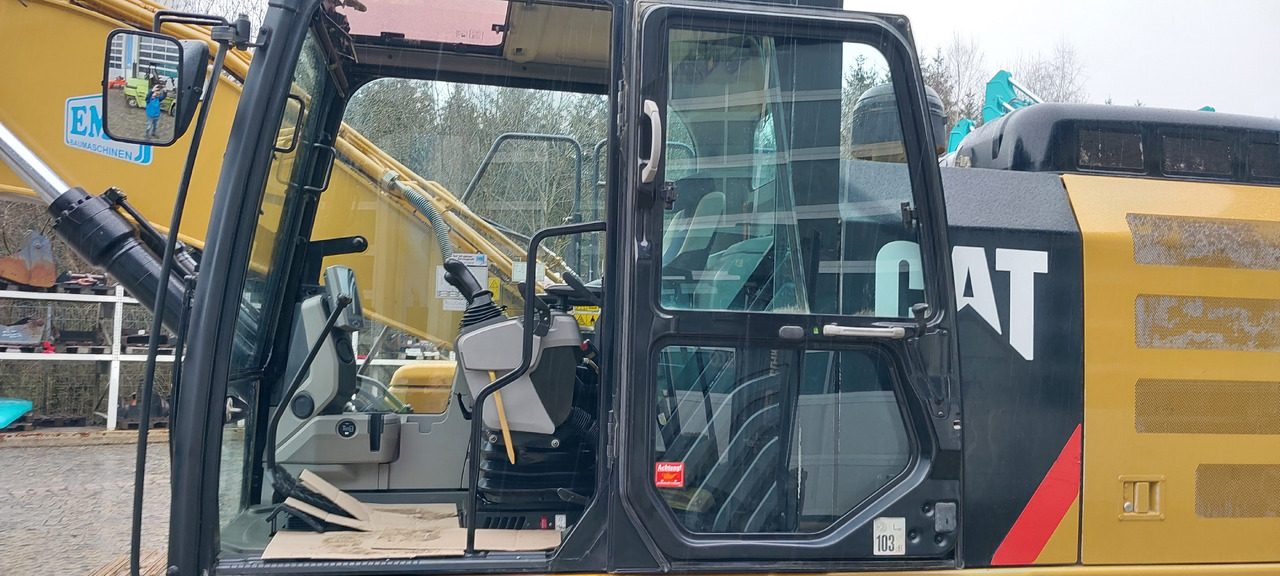 CATERPILLAR 326F - حفارات زحافة: صور 5 CATERPILLAR 326F - حفارات زحافة: صور 5