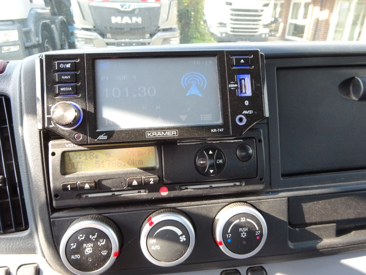 الشاحنات الصغيرة المسطحة جديد FUSO CANTER 7C15 Pritsche 4x2: صور 16 الشاحنات الصغيرة المسطحة جديد FUSO CANTER 7C15 Pritsche 4x2: صور 16