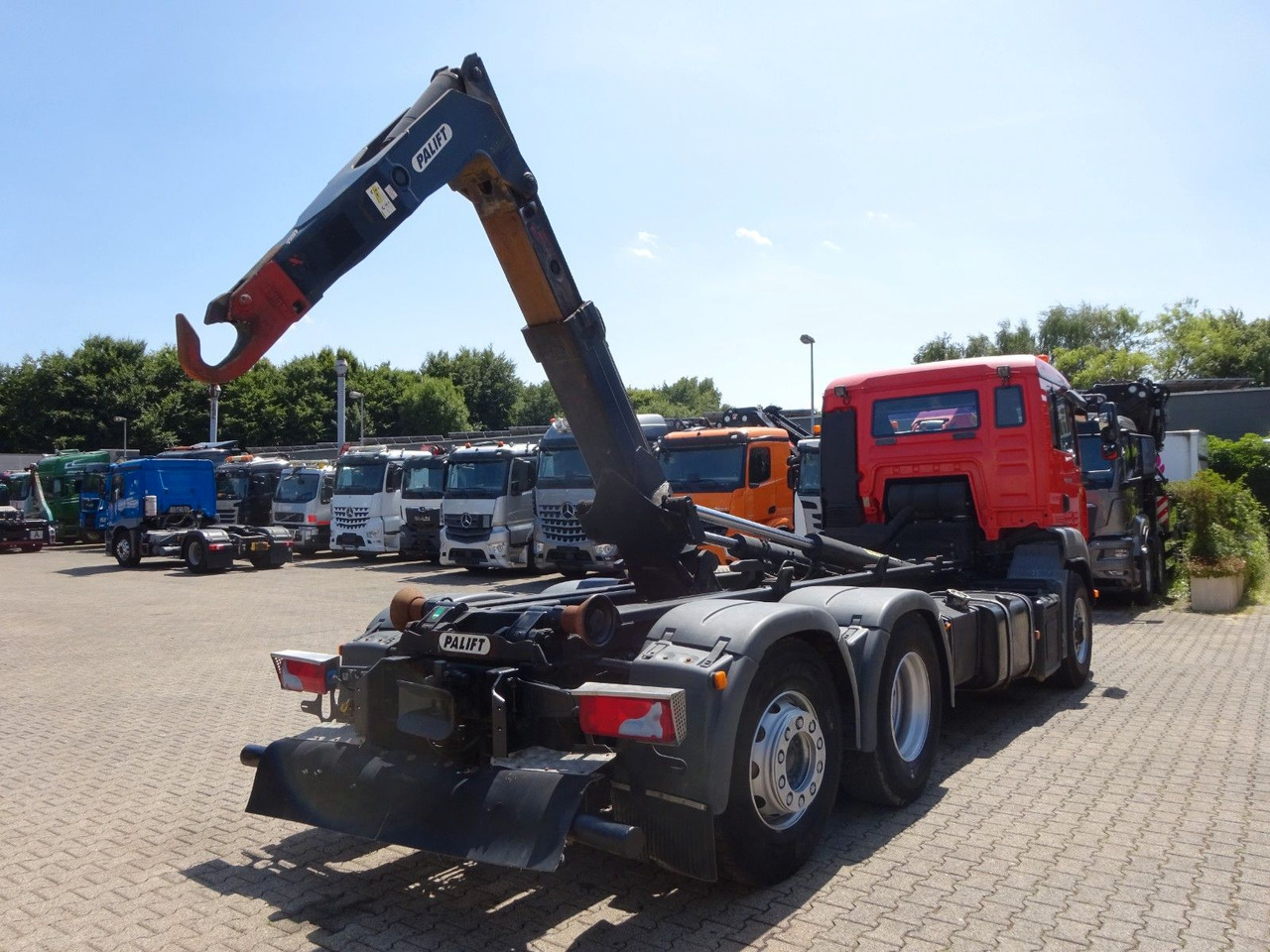 MAN 26.360 TGA PALFINGER Abroller 6x2-4 Hydrodrive - شاحنة ذات الخطاف: صور 5 MAN 26.360 TGA PALFINGER Abroller 6x2-4 Hydrodrive - شاحنة ذات الخطاف: صور 5