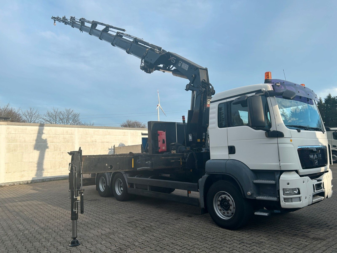 MAN 26.360 TGS Pritsche + HIAB 477 Kran 6x4 - شاحنة كرين: صور 3 MAN 26.360 TGS Pritsche + HIAB 477 Kran 6x4 - شاحنة كرين: صور 3