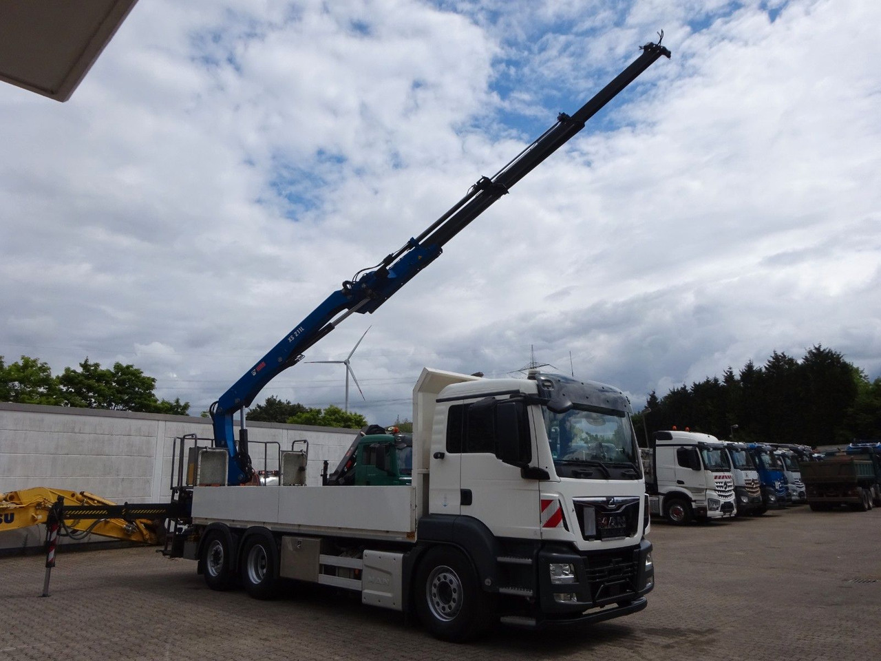 MAN 26.420 TGS Pritsche + HIAB 211 HIPRO Kran - شاحنة كرين: صور 3 MAN 26.420 TGS Pritsche + HIAB 211 HIPRO Kran - شاحنة كرين: صور 3