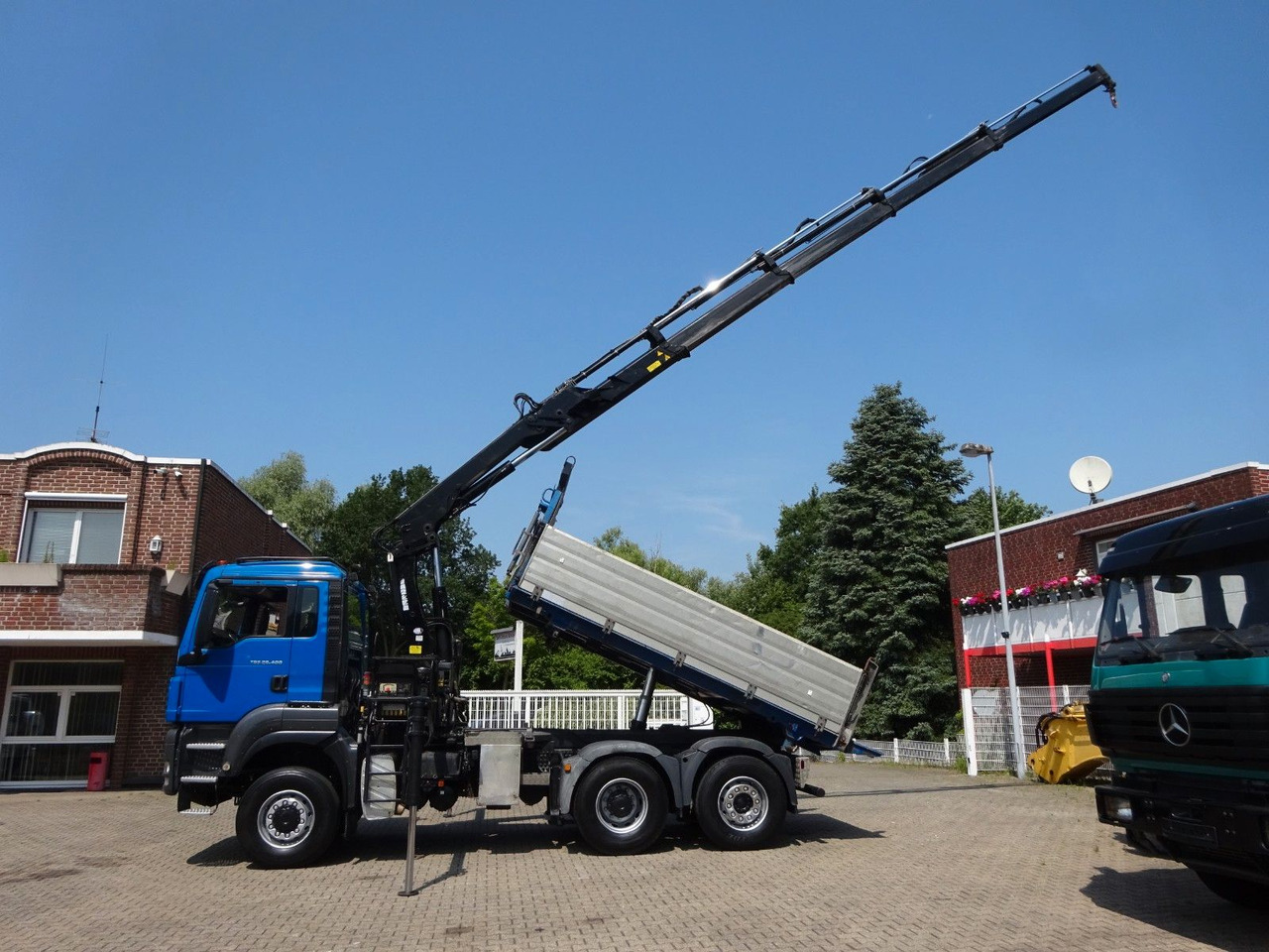 MAN 28.400 TGS 3Skipper+HIAB 166 E-4 HIPRPO 6x4-4 - قلابات, شاحنة كرين: صور 2 MAN 28.400 TGS 3Skipper+HIAB 166 E-4 HIPRPO 6x4-4 - قلابات, شاحنة كرين: صور 2