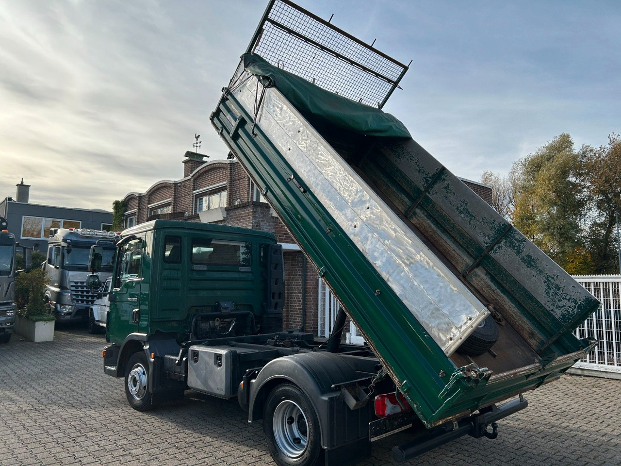 MAN 8.220 TGL MEILLER 3Skipper mit hohen Wänden - قلابات: صور 5 MAN 8.220 TGL MEILLER 3Skipper mit hohen Wänden - قلابات: صور 5