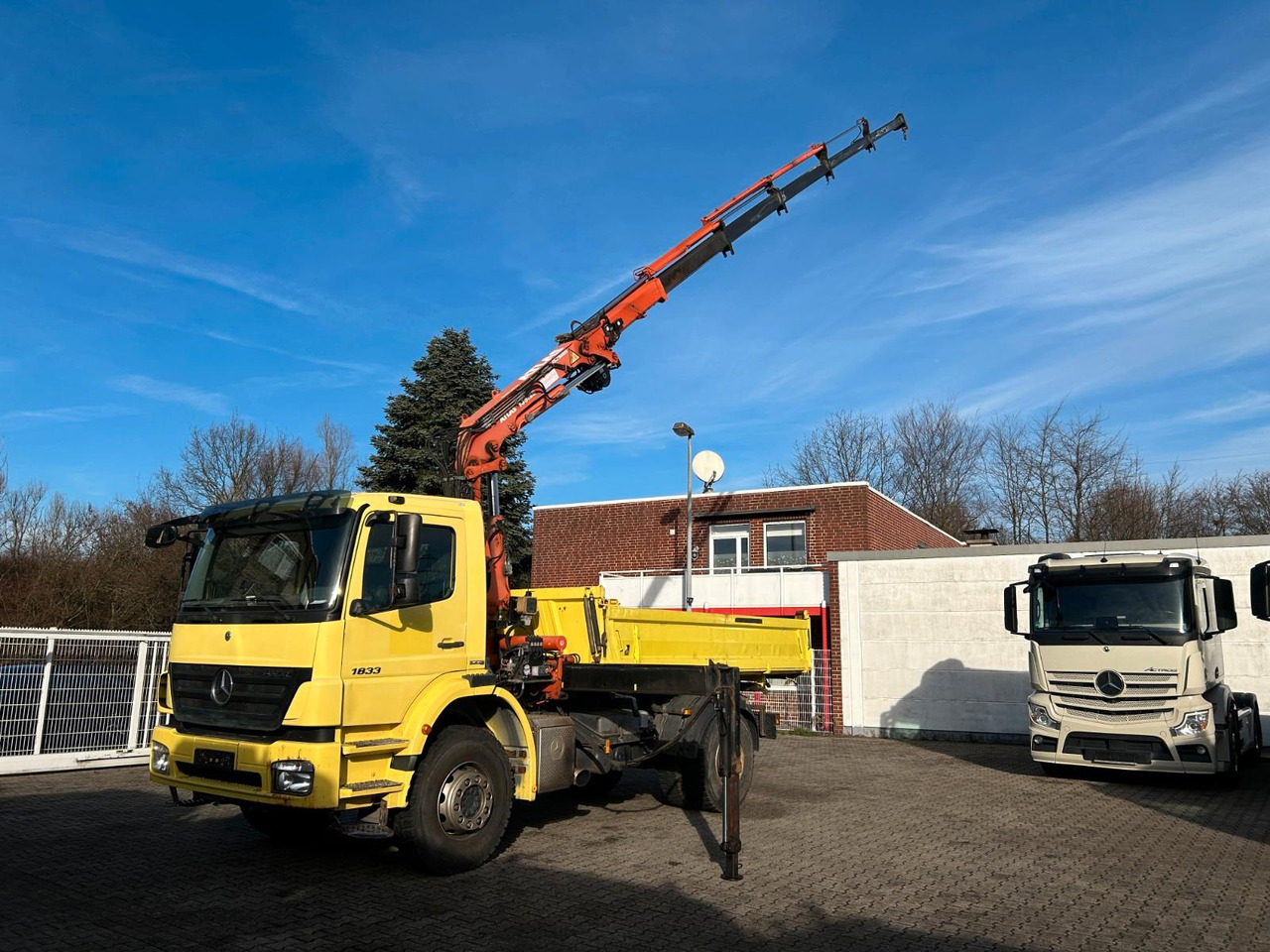 Mercedes-Benz 1833 Axor 3Skipper + ATLAS Kran + Seilwinde 4x2 - قلابات, شاحنة كرين: صور 2 Mercedes-Benz 1833 Axor 3Skipper + ATLAS Kran + Seilwinde 4x2 - قلابات, شاحنة كرين: صور 2