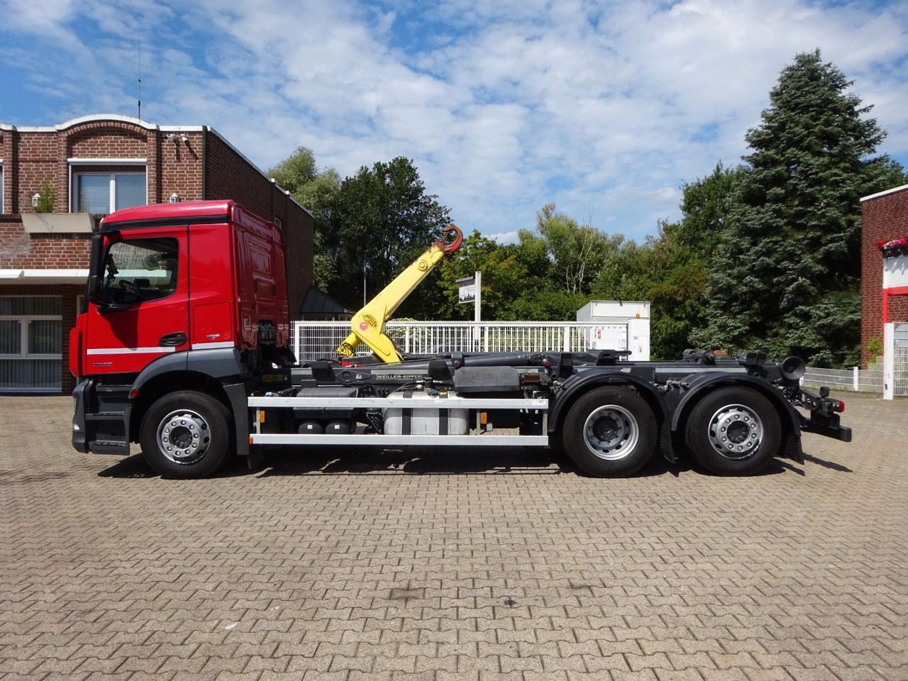 Mercedes-Benz 2532 ANTOS MEILLER Abroller Lift+Lenkachse 6x2 - شاحنة ذات الخطاف: صور 5 Mercedes-Benz 2532 ANTOS MEILLER Abroller Lift+Lenkachse 6x2 - شاحنة ذات الخطاف: صور 5