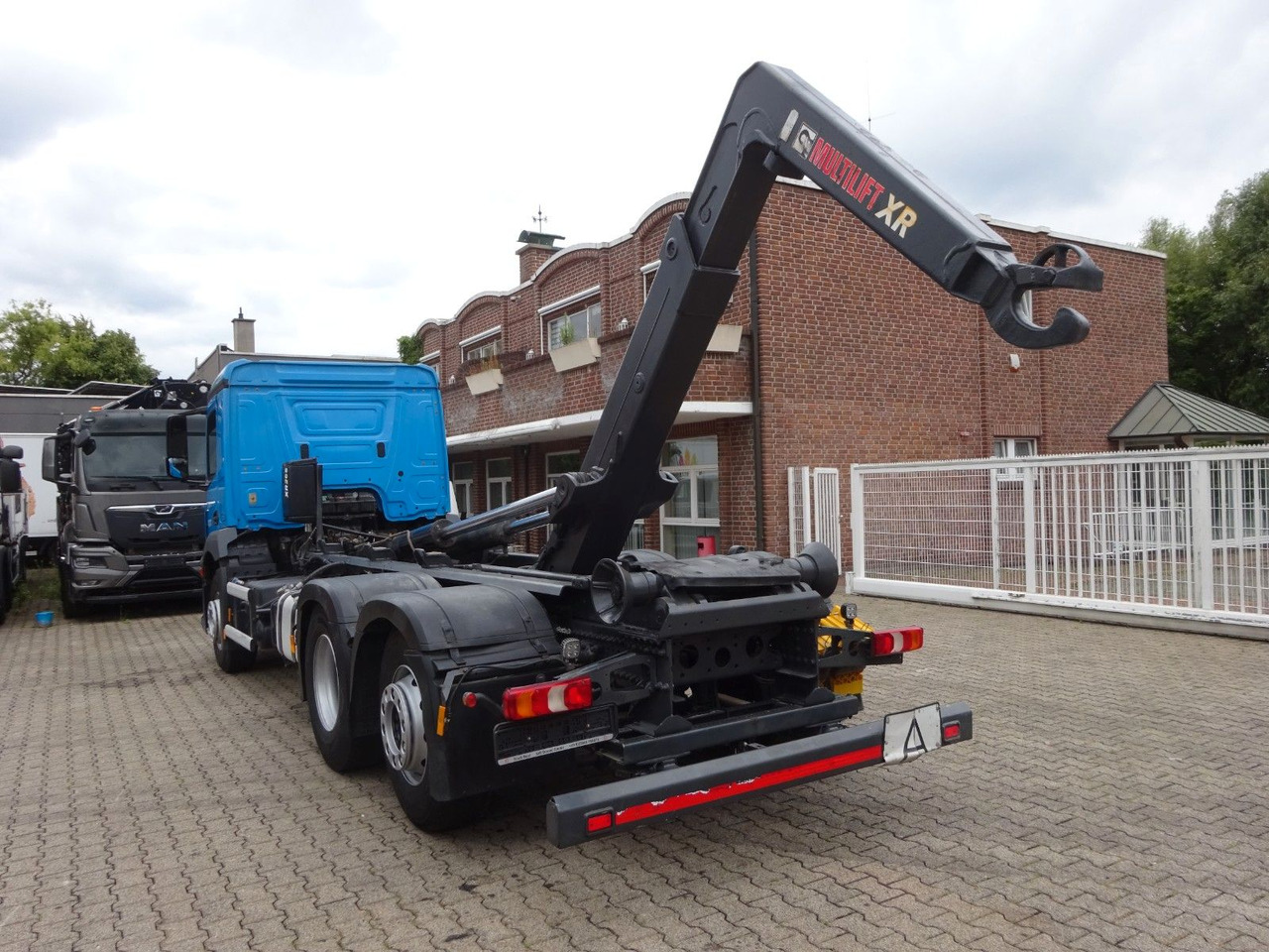 Mercedes-Benz 2533 Antos MULTILIFT Abroller 6x2 - شاحنة ذات الخطاف: صور 4 Mercedes-Benz 2533 Antos MULTILIFT Abroller 6x2 - شاحنة ذات الخطاف: صور 4