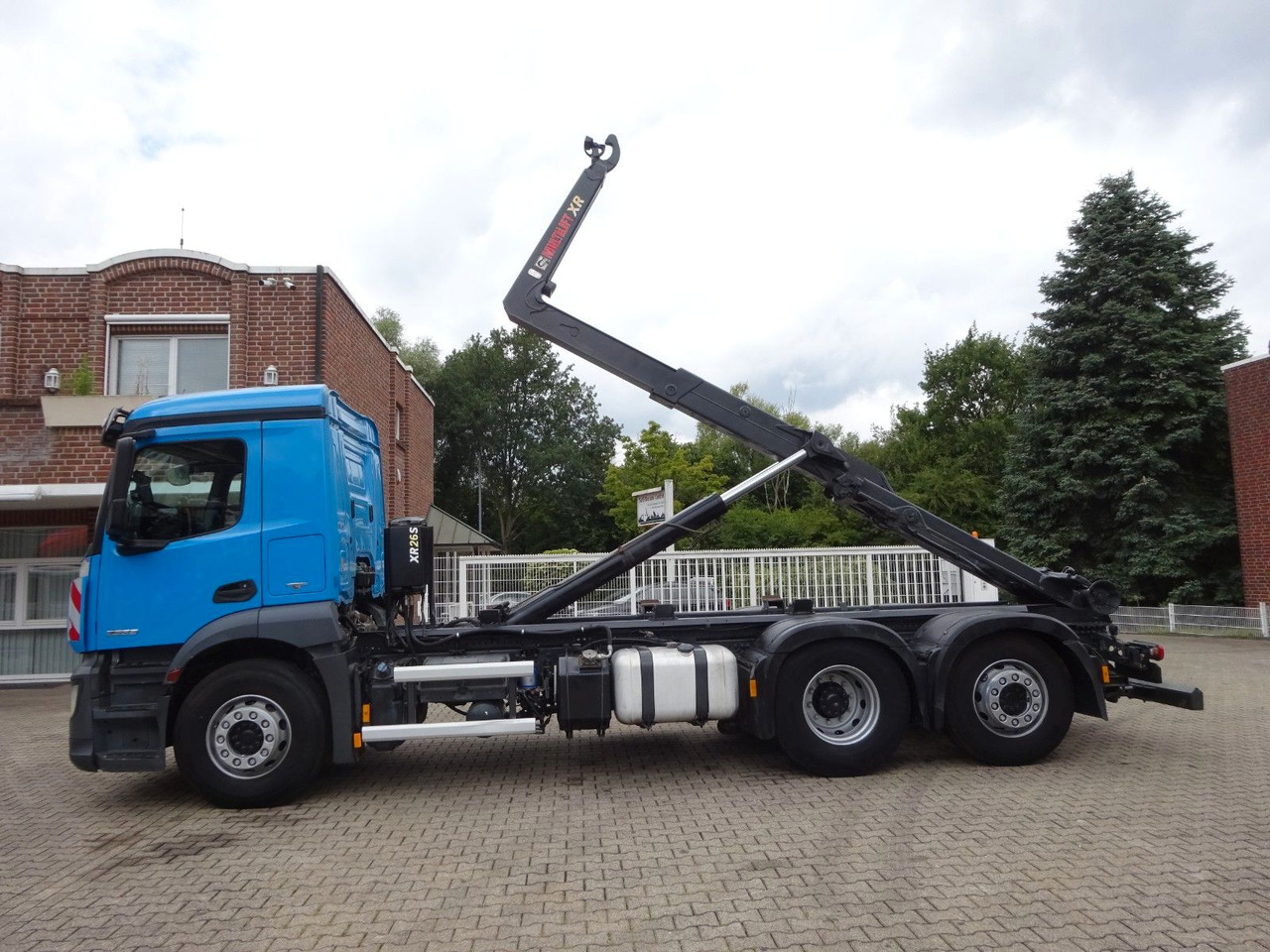 Mercedes-Benz 2533 Antos MULTILIFT Abroller 6x2 - شاحنة ذات الخطاف: صور 2 Mercedes-Benz 2533 Antos MULTILIFT Abroller 6x2 - شاحنة ذات الخطاف: صور 2
