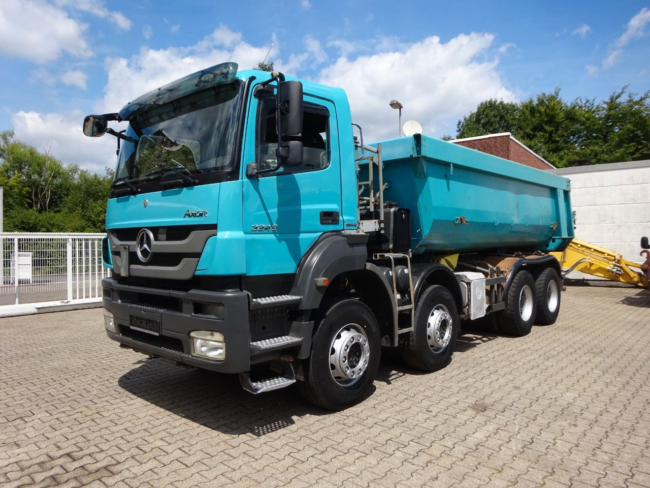 Mercedes-Benz 3240 Axor Muldenkipper 8x4 - قلابات: صور 2 Mercedes-Benz 3240 Axor Muldenkipper 8x4 - قلابات: صور 2