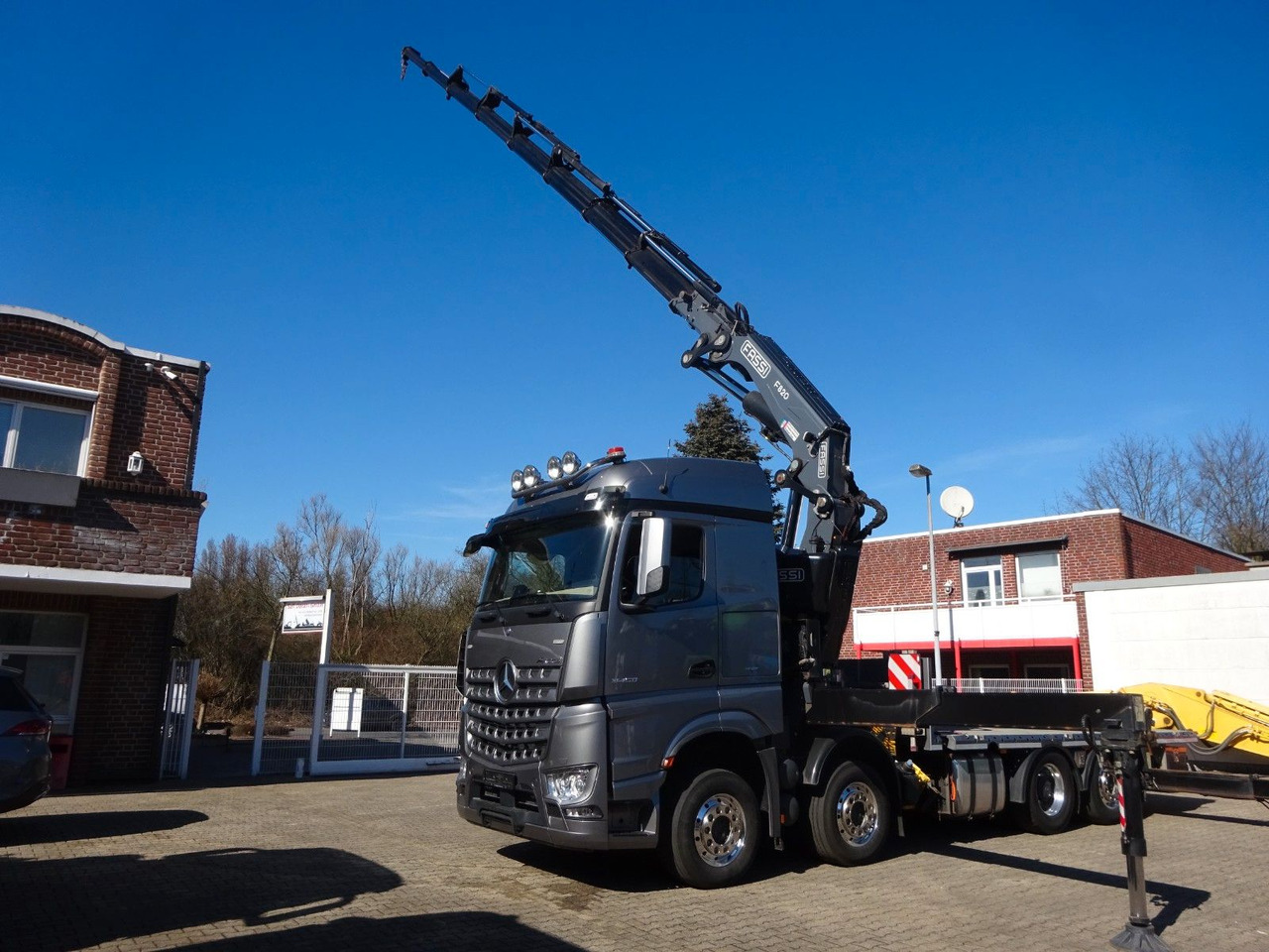 Mercedes-Benz 3453 Plattform + Fassi F820 Kran 8x2 Mercedes-Benz 3453 FASSI F820 Kran 8x Hydr. Ausschub - شاحنة كرين, شاحنات مسطحة: صور 1 Mercedes-Benz 3453 Plattform + Fassi F820 Kran 8x2 Mercedes-Benz 3453 FASSI F820 Kran 8x Hydr. Ausschub - شاحنة كرين, شاحنات مسطحة: صور 1