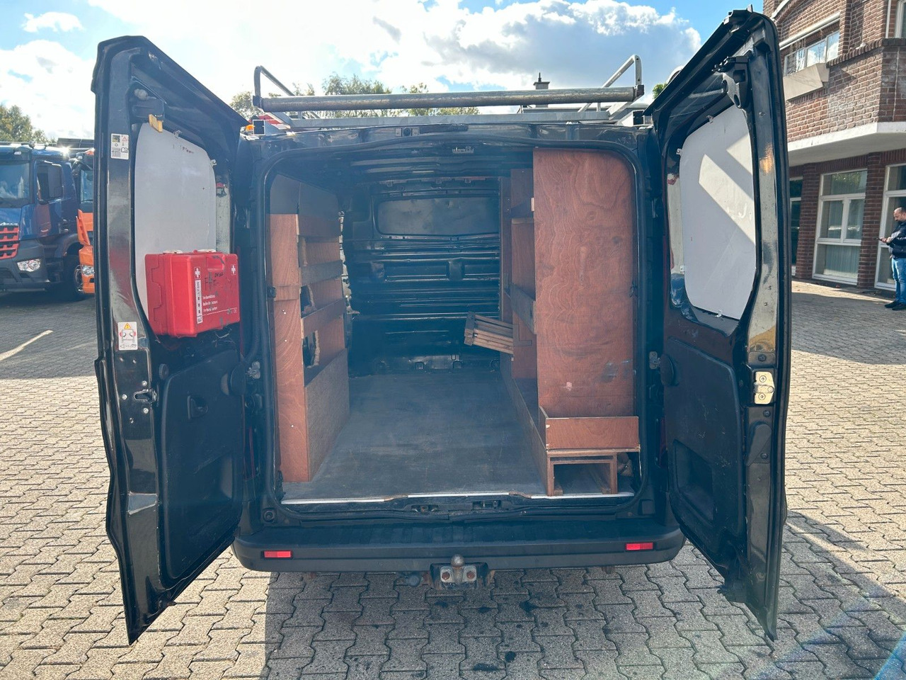 Opel Vivaro CDTI Kastenwagen 4x2 - فان المدمجة: صور 5 Opel Vivaro CDTI Kastenwagen 4x2 - فان المدمجة: صور 5