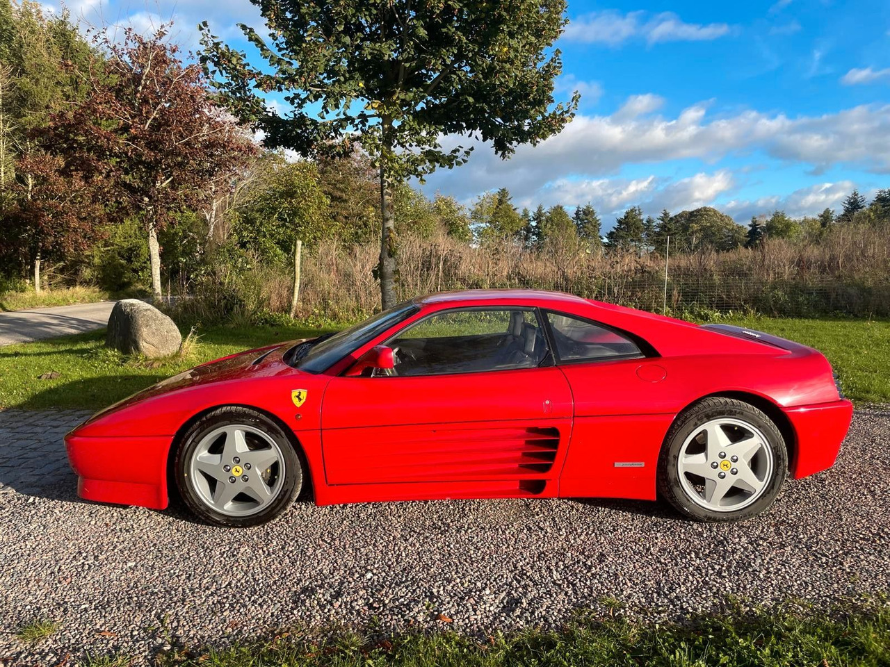 Ferrari 348 TB - كوبيه: صور 2 Ferrari 348 TB - كوبيه: صور 2