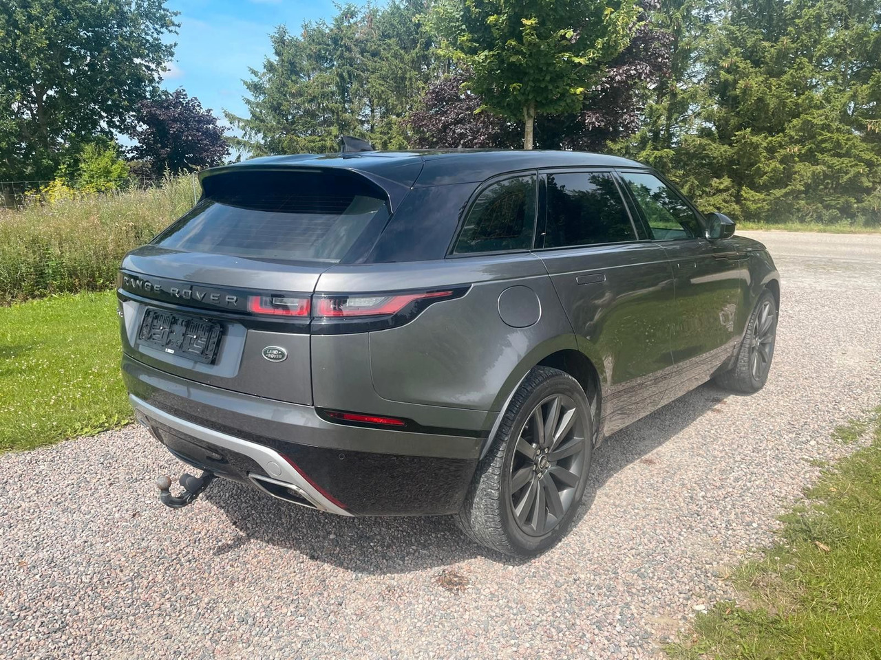 Land Rover Range Rover Velar R-Dynamic 3.0D 4WD Land Rover Velar R-Dynamic 3.0D 4WD *LKW zullasung: 2 sitze - سيارة دفع رباعي: صور 5 Land Rover Range Rover Velar R-Dynamic 3.0D 4WD Land Rover Velar R-Dynamic 3.0D 4WD *LKW zullasung: 2 sitze - سيارة دفع رباعي: صور 5