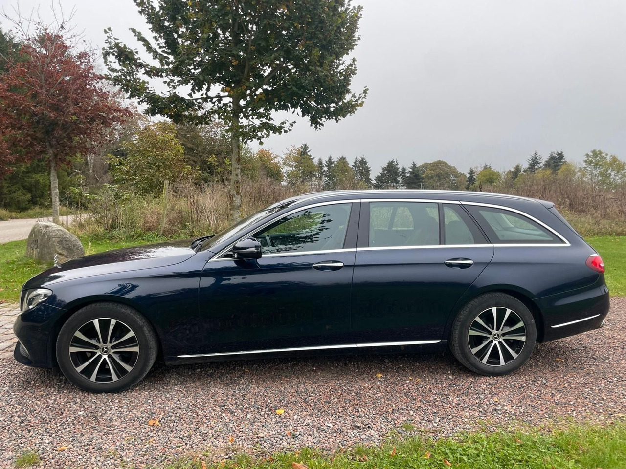 Mercedes-Benz E 220 T-Modell E 220 d *4Matic* - سيارة ستيشن: صور 2 Mercedes-Benz E 220 T-Modell E 220 d *4Matic* - سيارة ستيشن: صور 2