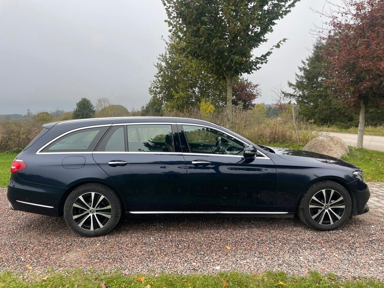 Mercedes-Benz E 220 T-Modell E 220 d *4Matic* - سيارة ستيشن: صور 5 Mercedes-Benz E 220 T-Modell E 220 d *4Matic* - سيارة ستيشن: صور 5