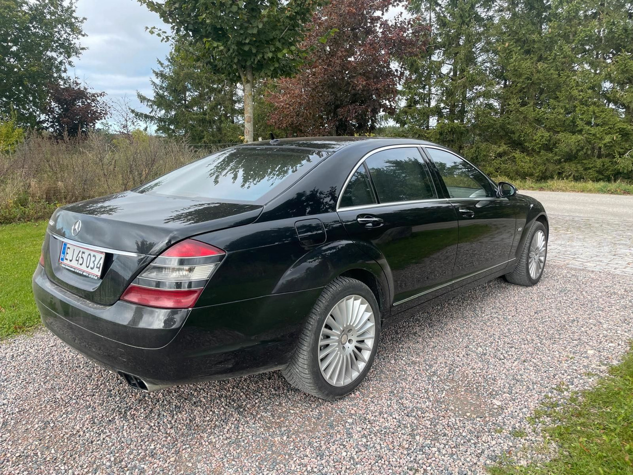 Mercedes-Benz S 600 S-Klasse Limousine - سيارة ستيشن: صور 4 Mercedes-Benz S 600 S-Klasse Limousine - سيارة ستيشن: صور 4
