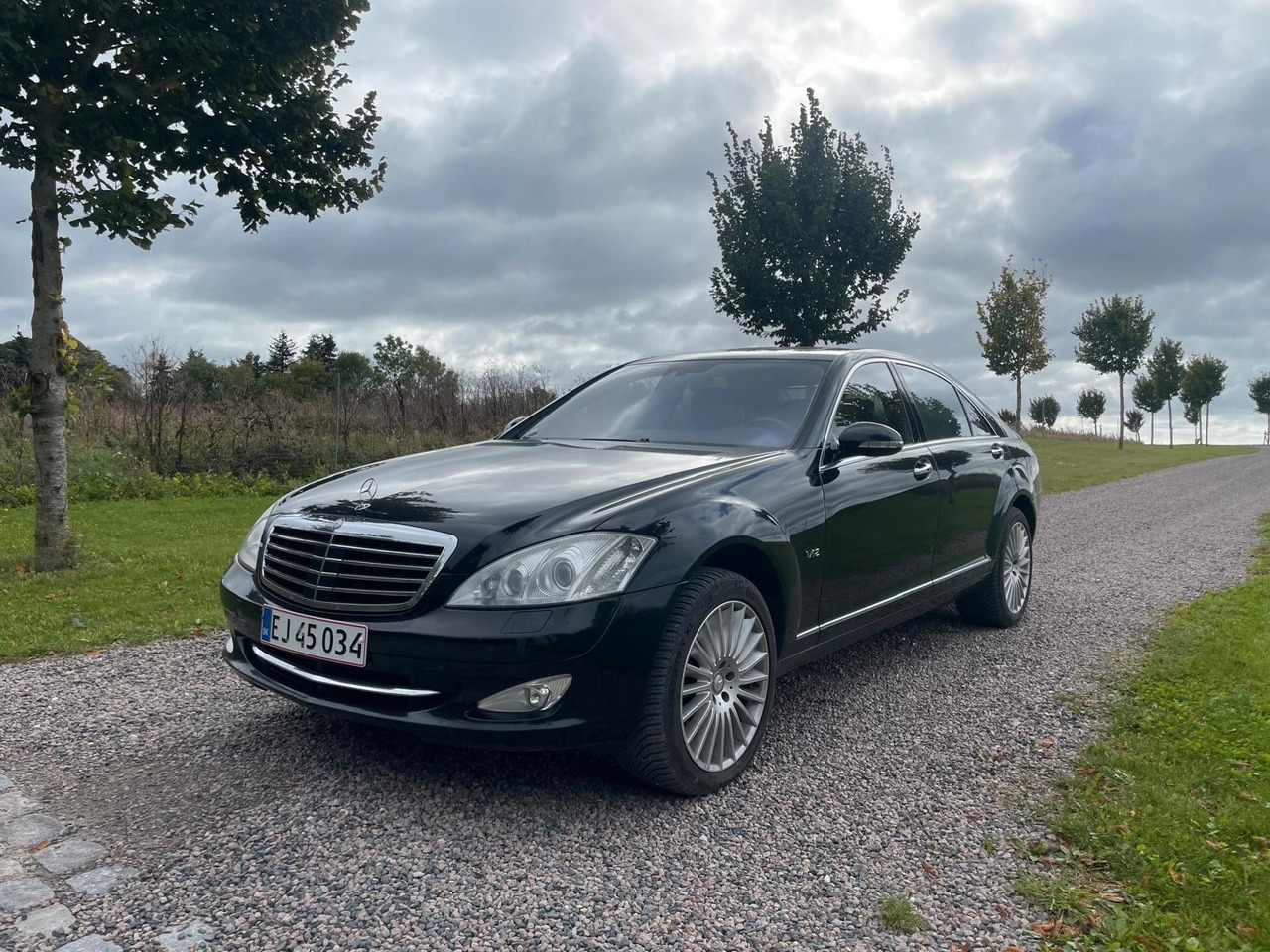 Mercedes-Benz S 600 S-Klasse Limousine - سيارة ستيشن: صور 1 Mercedes-Benz S 600 S-Klasse Limousine - سيارة ستيشن: صور 1