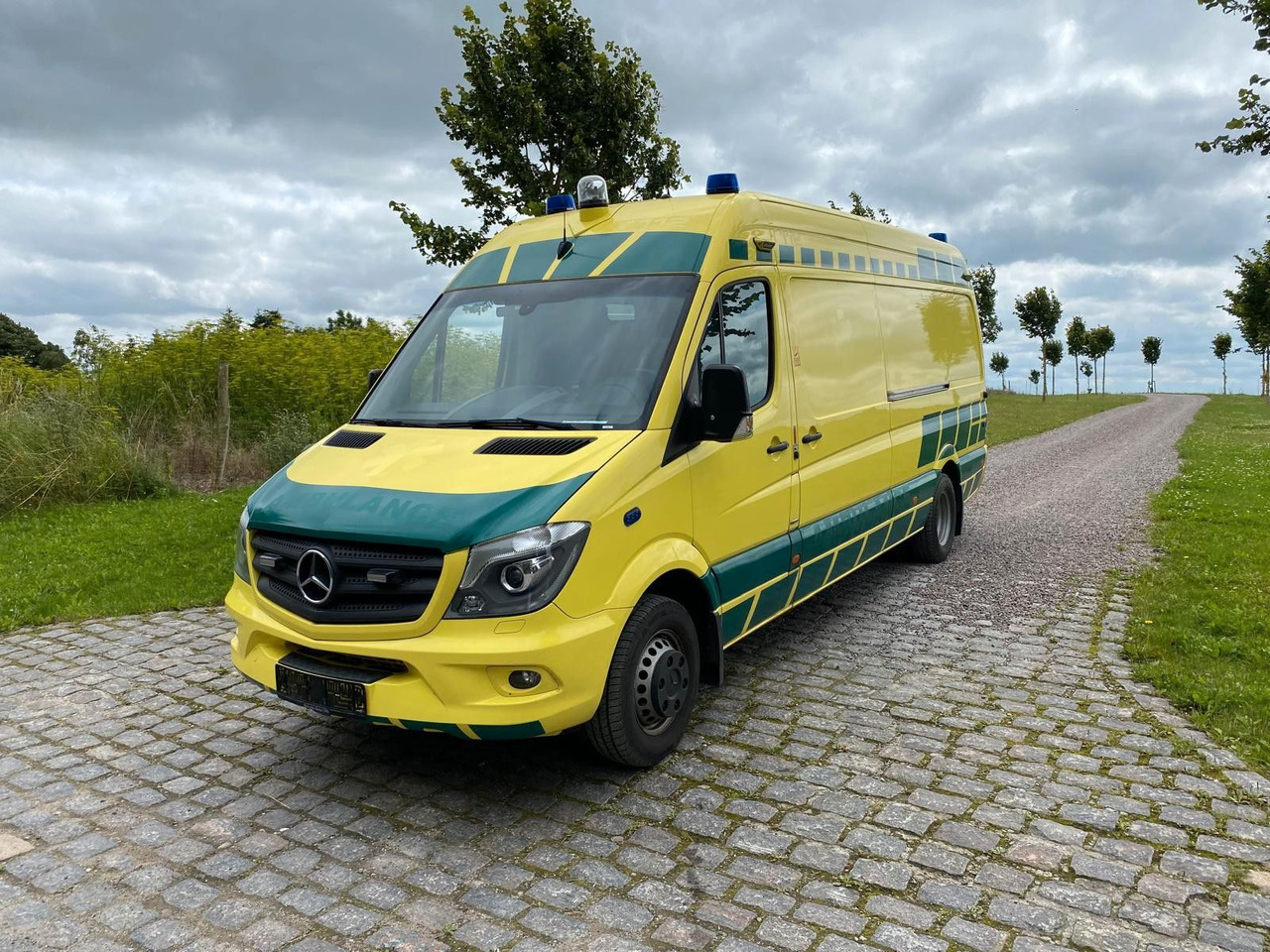 Mercedes-Benz Sprinter 519 CDI MAXI +Lift *20 000€ netto - سيارة إسعاف: صور 3 Mercedes-Benz Sprinter 519 CDI MAXI +Lift *20 000€ netto - سيارة إسعاف: صور 3