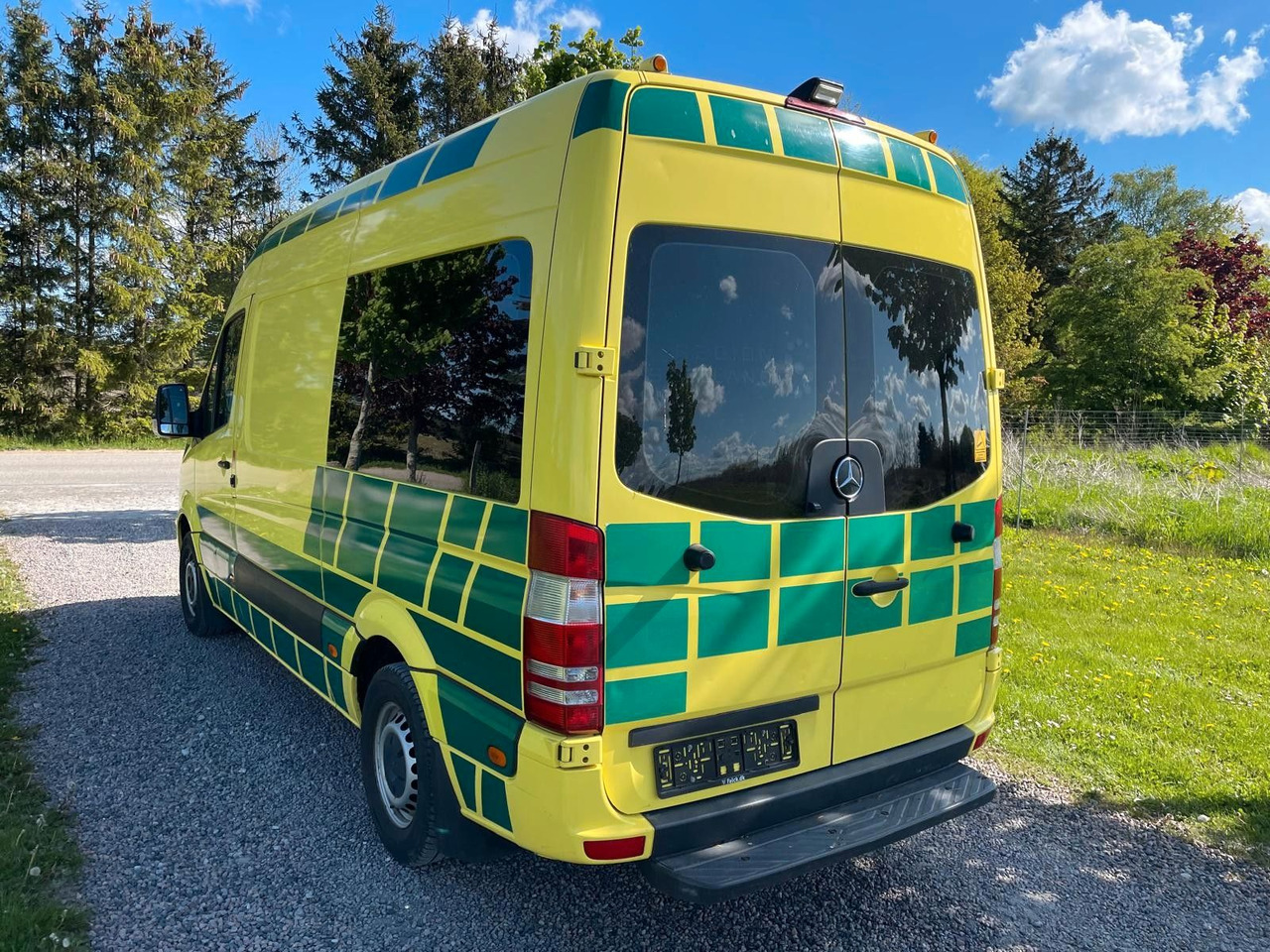 Mercedes-Benz Sprinter II Kasten 316 CDI Aut Ambulance* - سيارة إسعاف: صور 3 Mercedes-Benz Sprinter II Kasten 316 CDI Aut Ambulance* - سيارة إسعاف: صور 3