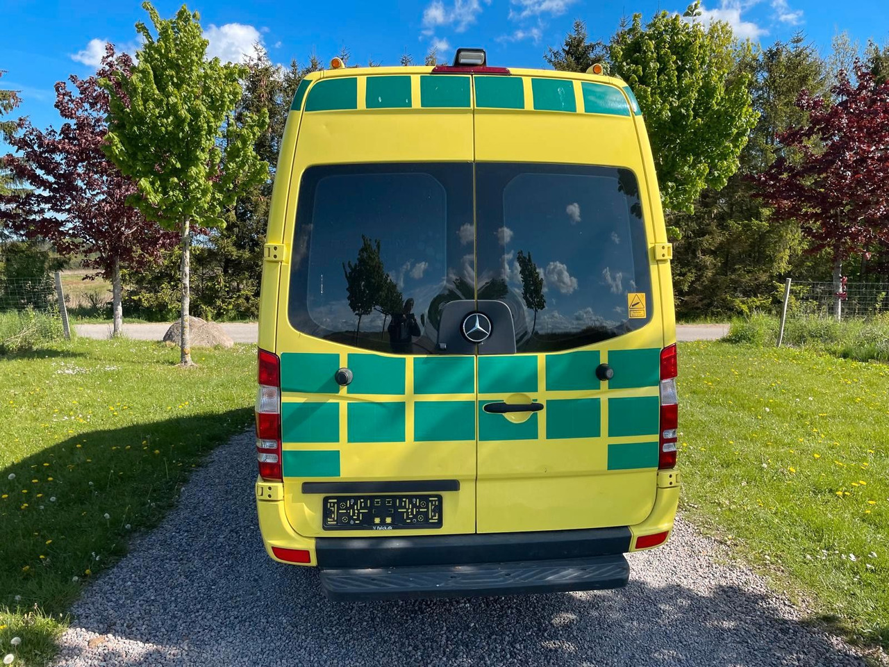 Mercedes-Benz Sprinter II Kasten 316 CDI Aut Ambulance* - سيارة إسعاف: صور 4 Mercedes-Benz Sprinter II Kasten 316 CDI Aut Ambulance* - سيارة إسعاف: صور 4