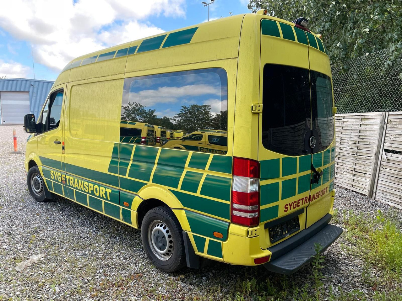 Mercedes-Benz Sprinter II Kasten 316CDI Aut *Ambulance - سيارة إسعاف: صور 3 Mercedes-Benz Sprinter II Kasten 316CDI Aut *Ambulance - سيارة إسعاف: صور 3