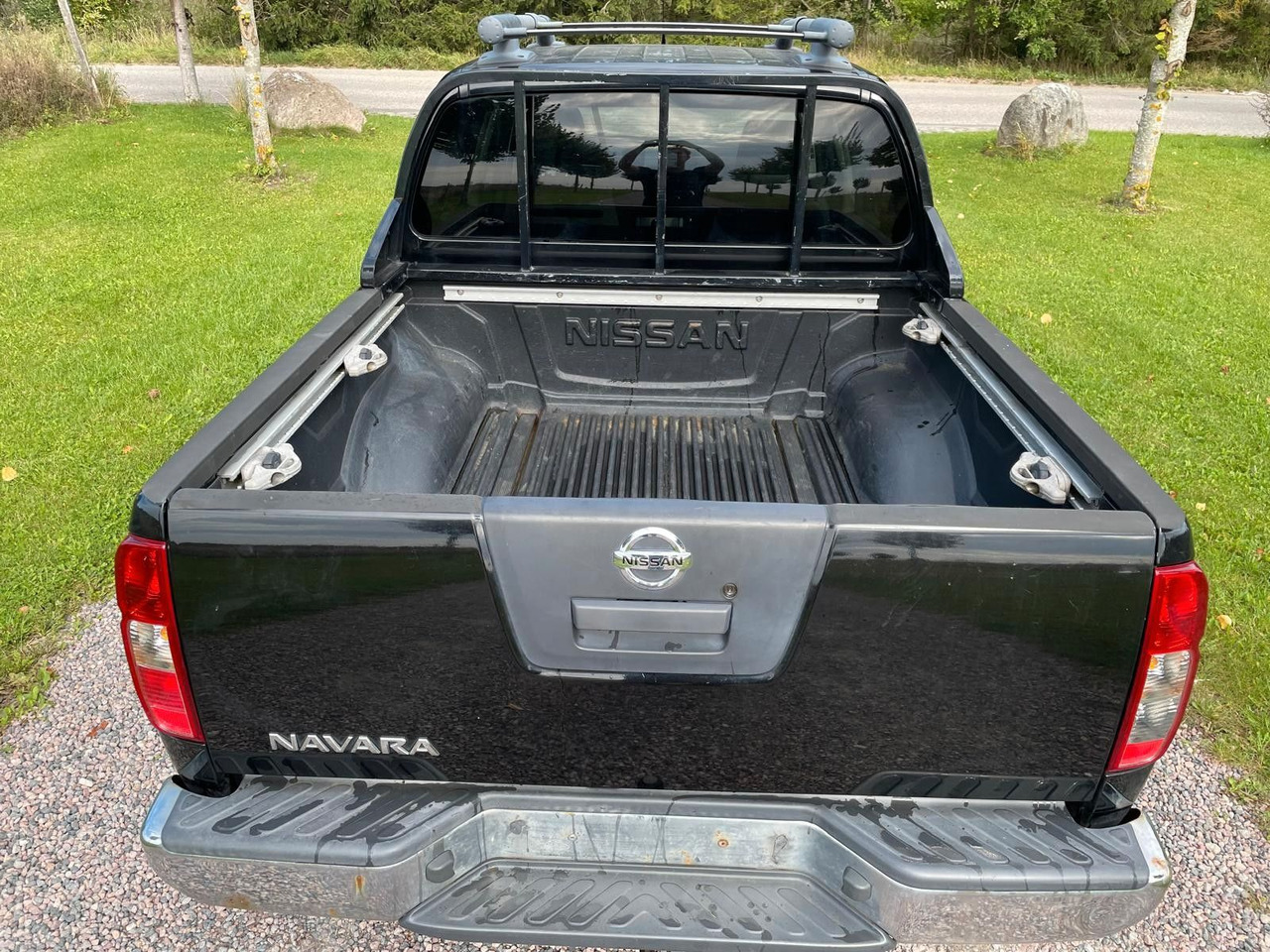 Nissan Navara Pickup Double Cab LE V6 4x4 LB - سيارة دفع رباعي: صور 5 Nissan Navara Pickup Double Cab LE V6 4x4 LB - سيارة دفع رباعي: صور 5
