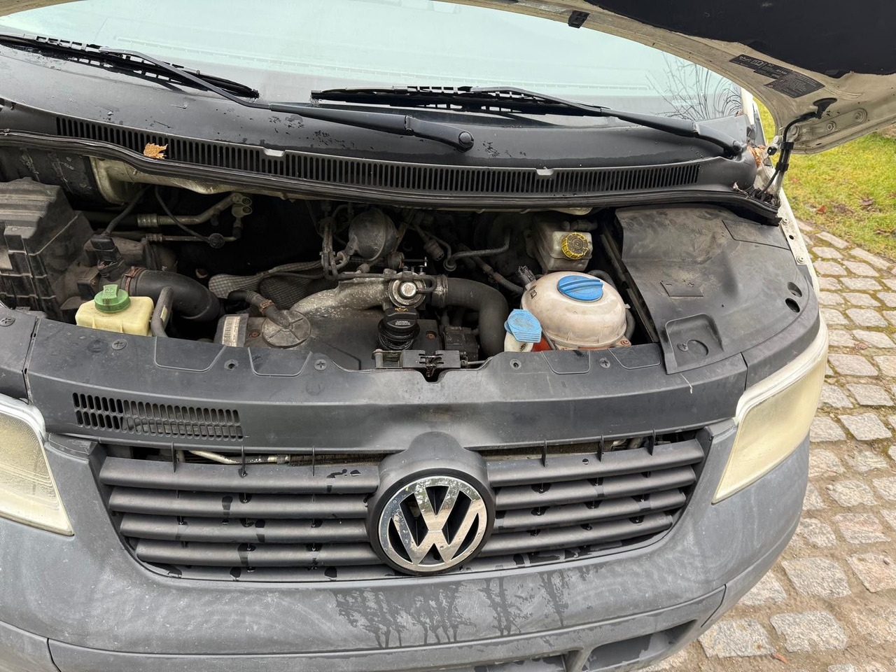 ميكروباص Volkswagen T5 Transporter 1.9 TDI *9 Sitze * 3900 €: صور 22 ميكروباص Volkswagen T5 Transporter 1.9 TDI *9 Sitze * 3900 €: صور 22