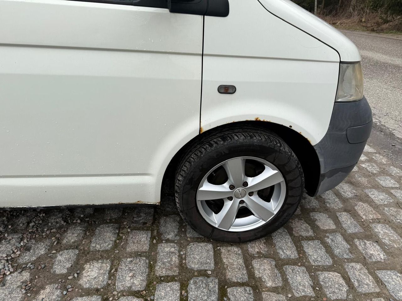 ميكروباص Volkswagen T5 Transporter 1.9 TDI *9 Sitze * 3900 €: صور 6 ميكروباص Volkswagen T5 Transporter 1.9 TDI *9 Sitze * 3900 €: صور 6