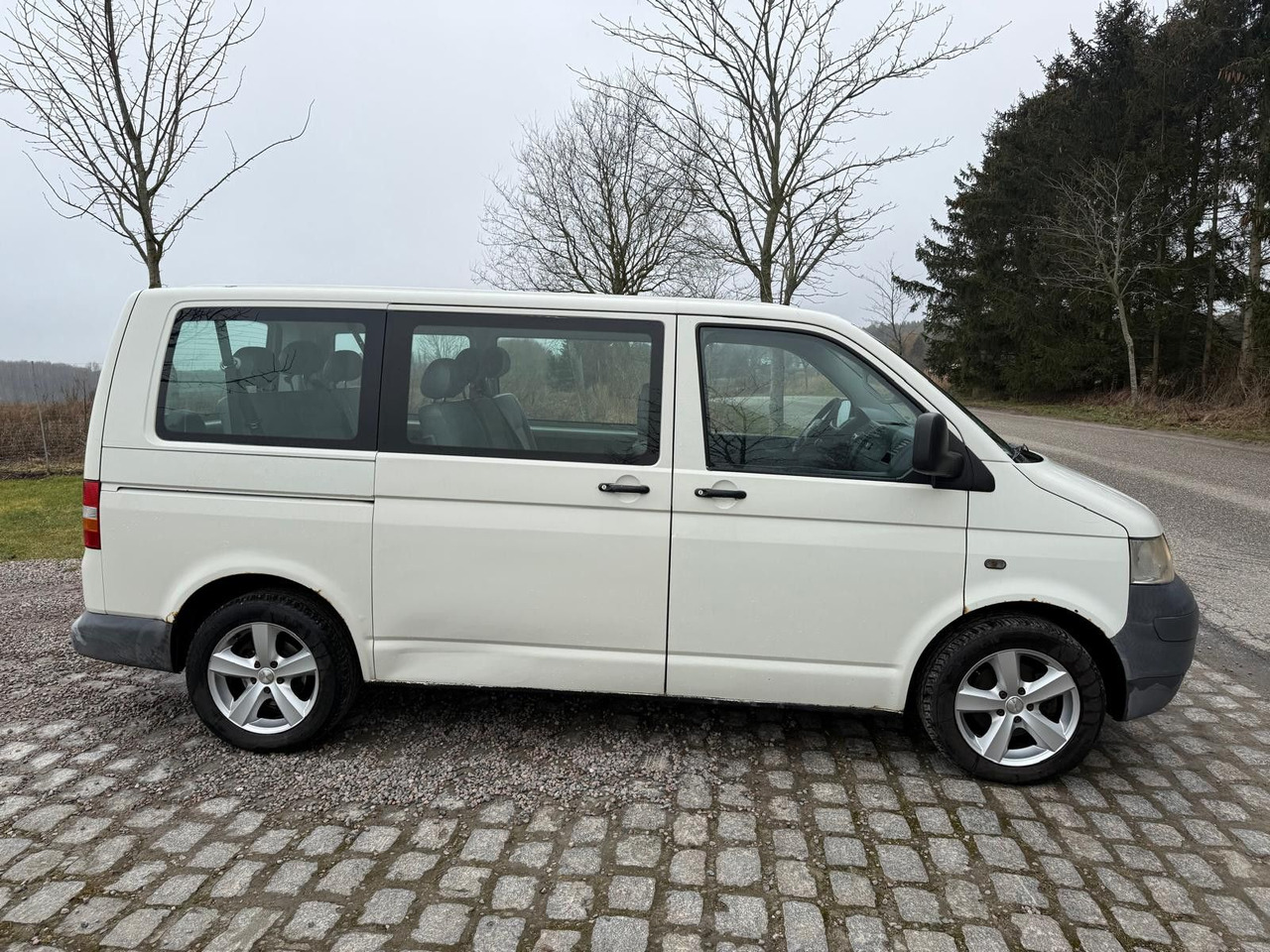 Volkswagen T5 Transporter 1.9 TDI *9 Sitze *RESERVED RO - ميكروباص: صور 5 Volkswagen T5 Transporter 1.9 TDI *9 Sitze *RESERVED RO - ميكروباص: صور 5
