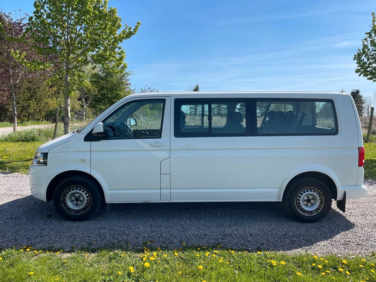 Volkswagen T5 Transporter Bus Caravelle Comfortline lang - ميكروباص: صور 2 Volkswagen T5 Transporter Bus Caravelle Comfortline lang - ميكروباص: صور 2