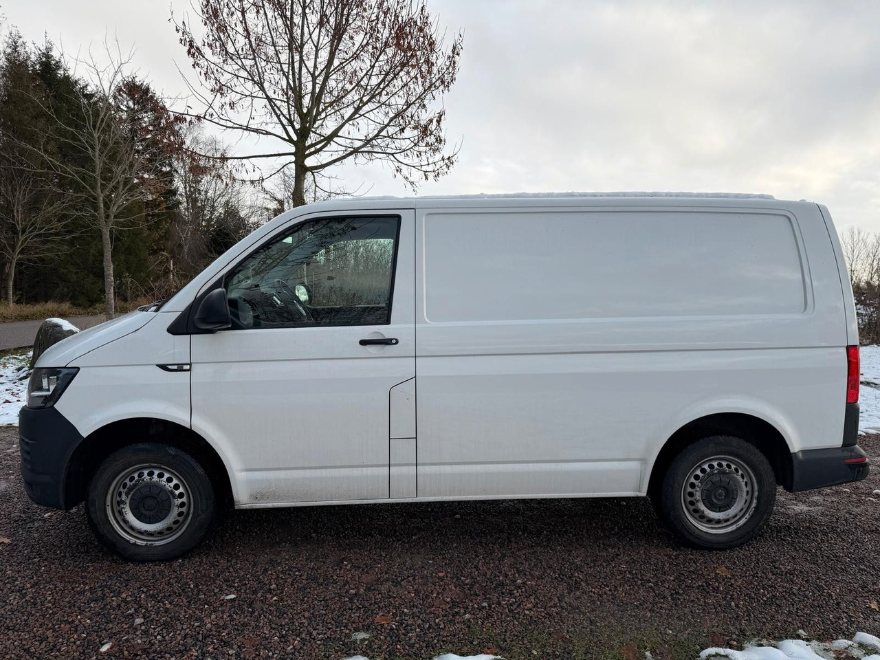 Volkswagen T6 Transporter Kasten Kombi - ميكروباص: صور 2 Volkswagen T6 Transporter Kasten Kombi - ميكروباص: صور 2