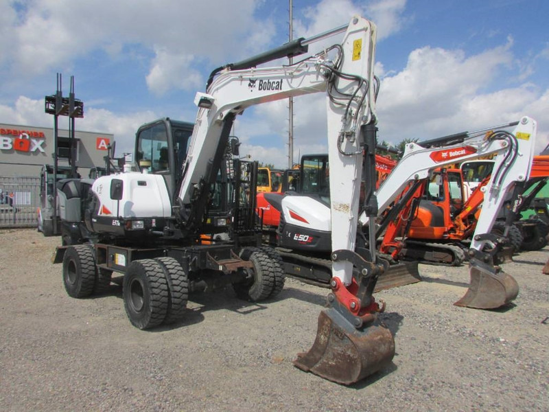 Bobcat E 57 W 35.000 EUR - حفارة على عجلات: صور 3 Bobcat E 57 W 35.000 EUR - حفارة على عجلات: صور 3