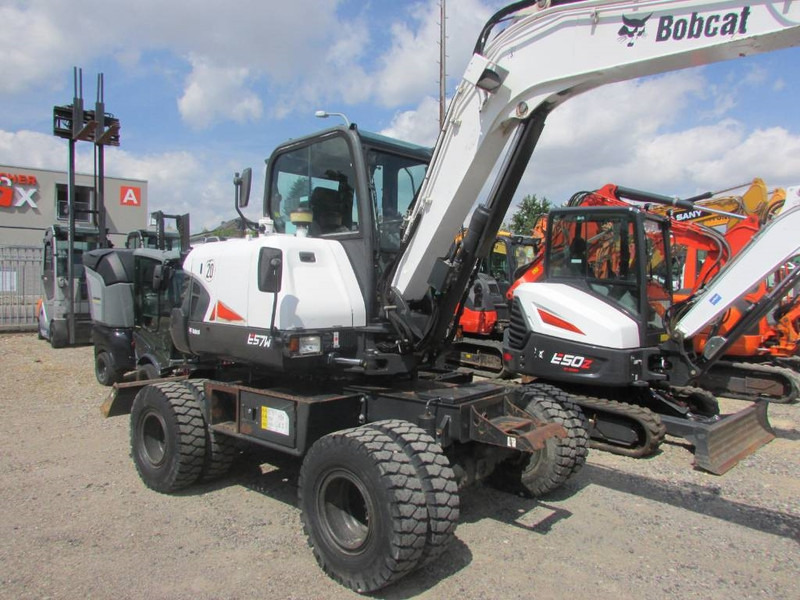 Bobcat E 57 W 35.000 EUR - حفارة على عجلات: صور 2 Bobcat E 57 W 35.000 EUR - حفارة على عجلات: صور 2