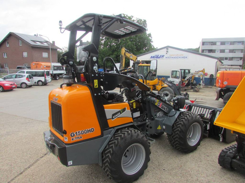 Giant G 1500 X-tra HD Canopy 29.900 EUR - اللودر بعجل: صور 5 Giant G 1500 X-tra HD Canopy 29.900 EUR - اللودر بعجل: صور 5