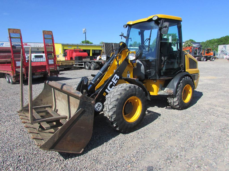 JCB 406 T4 Radlader 26.000 EUR - اللودر بعجل: صور 2 JCB 406 T4 Radlader 26.000 EUR - اللودر بعجل: صور 2