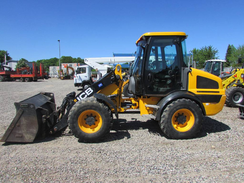 JCB 409 Radlader 29.000 EUR - اللودر بعجل: صور 1 JCB 409 Radlader 29.000 EUR - اللودر بعجل: صور 1