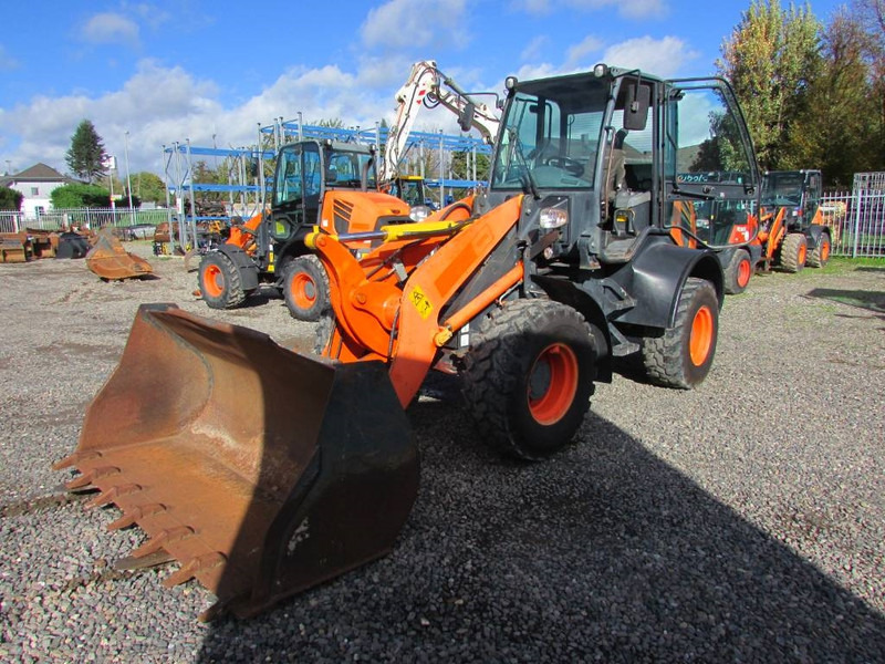 Komatsu WA 100 M-7 Radlader 29.000 EUR - اللودر بعجل: صور 2 Komatsu WA 100 M-7 Radlader 29.000 EUR - اللودر بعجل: صور 2