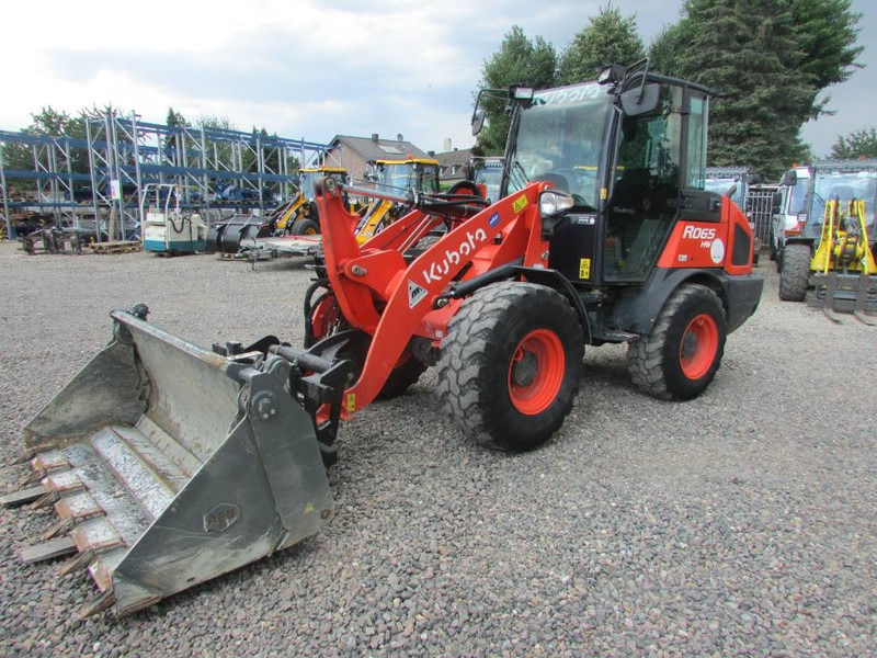 Kubota R 065 Radlader 31.000 EUR - اللودر بعجل: صور 2 Kubota R 065 Radlader 31.000 EUR - اللودر بعجل: صور 2