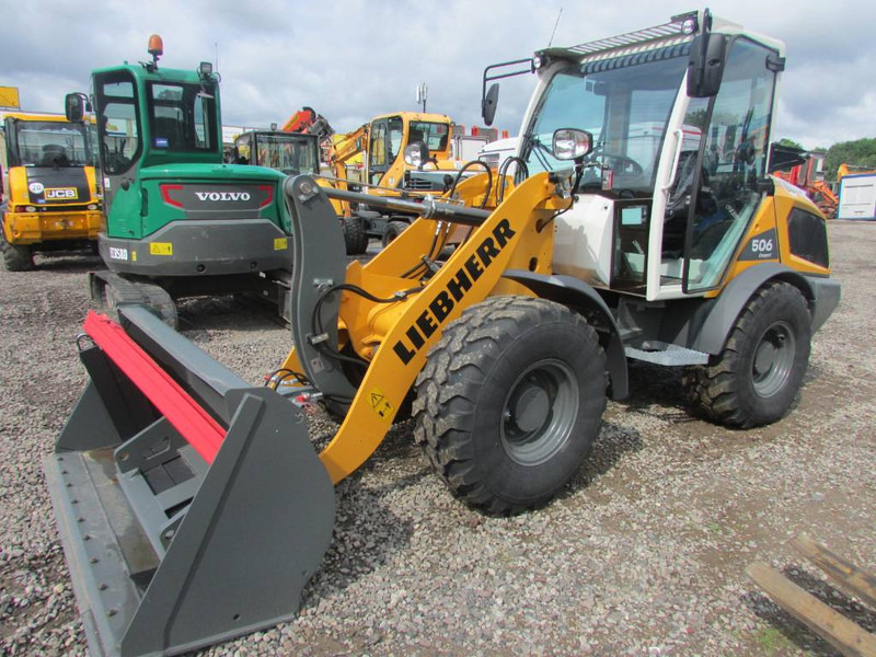 Liebherr L 506 C Compact 47.000 EUR netto Radlader 506C - اللودر بعجل: صور 1 Liebherr L 506 C Compact 47.000 EUR netto Radlader 506C - اللودر بعجل: صور 1