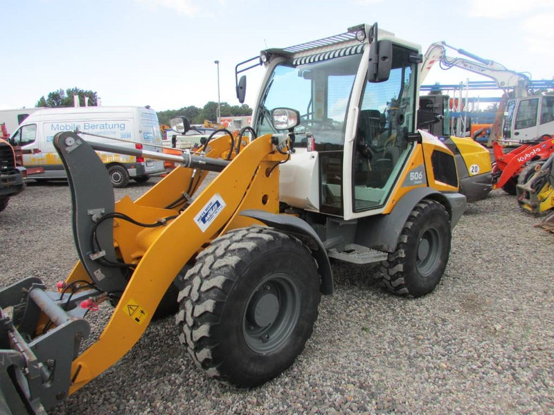 Liebherr L 506 Compact Radlader 41.500 EUR - اللودر بعجل: صور 2 Liebherr L 506 Compact Radlader 41.500 EUR - اللودر بعجل: صور 2