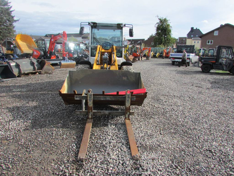 Liebherr L 506 Compact Radlader 46.500 EUR netto L506C - اللودر بعجل: صور 5 Liebherr L 506 Compact Radlader 46.500 EUR netto L506C - اللودر بعجل: صور 5